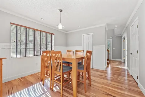 20155 E Oakmont Circle Hialeah FL 33015
