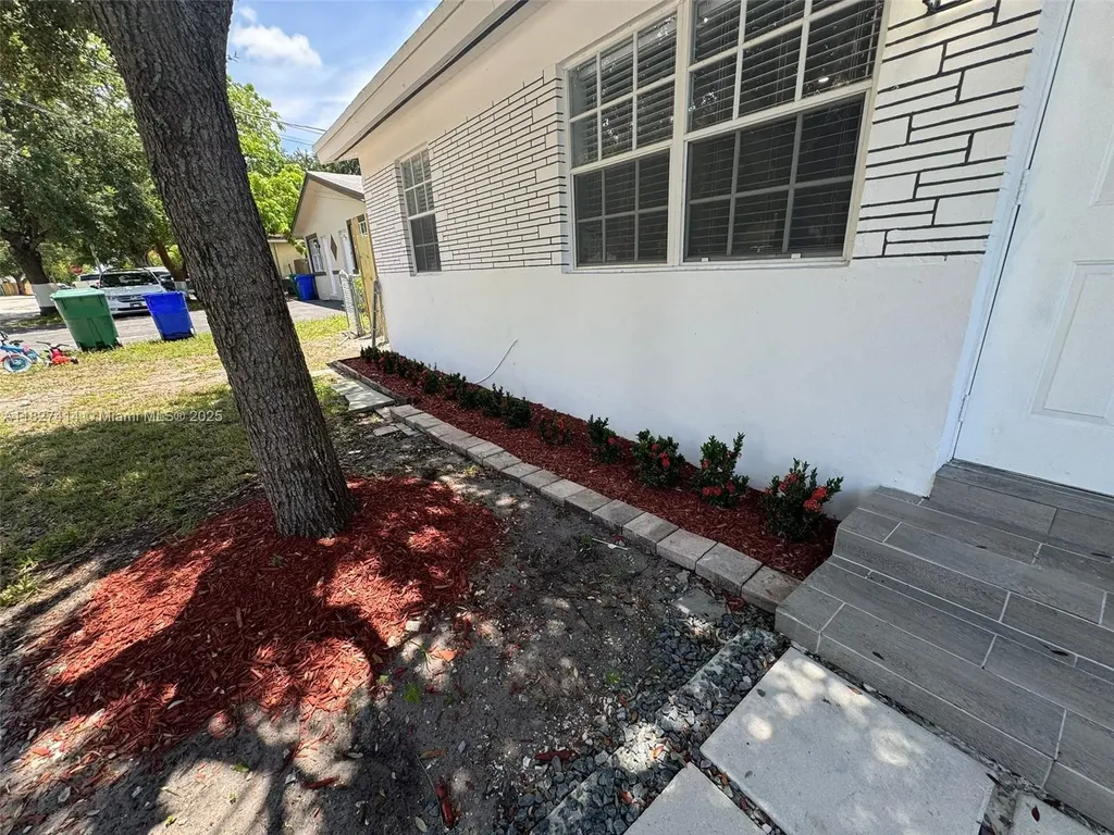 1657 SW 44th Avenue Fort Lauderdale FL 33317