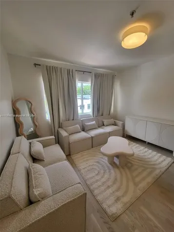 810 7th Street Miami Beach FL 33139