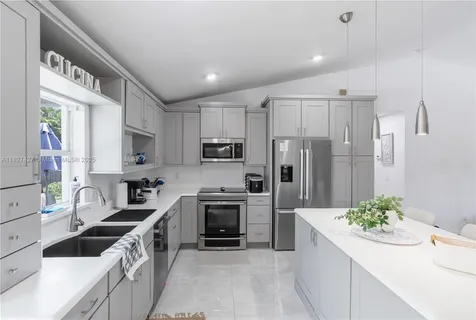 2607 Surfside Boulevard Cape Coral FL 33914