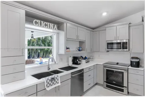 2607 Surfside Boulevard Cape Coral FL 33914