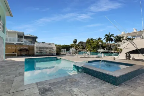 232 W Seaview Drive Duck FL 33050