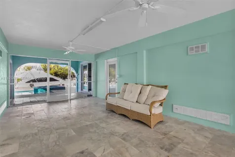 232 W Seaview Drive Duck FL 33050