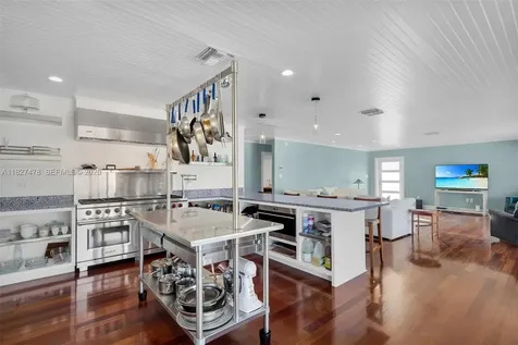 232 W Seaview Drive Duck FL 33050