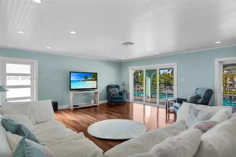 232 W Seaview Drive Duck FL 33050