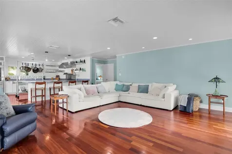 232 W Seaview Drive Duck FL 33050
