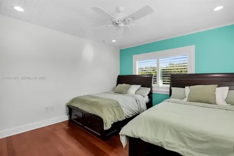 232 W Seaview Drive Duck FL 33050