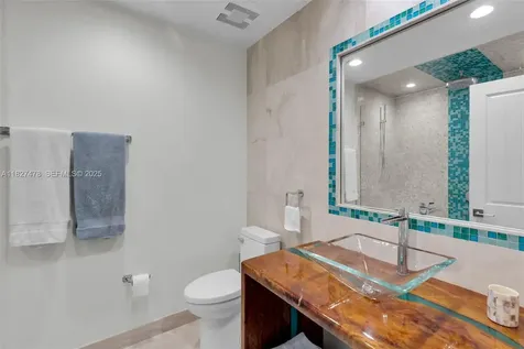 232 W Seaview Drive Duck FL 33050