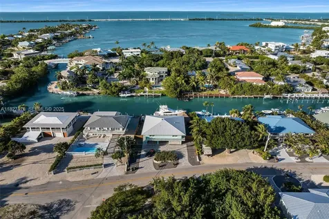 232 W Seaview Drive Duck FL 33050