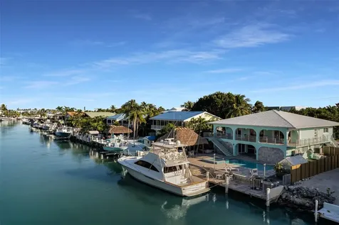 232 W Seaview Drive Duck FL 33050