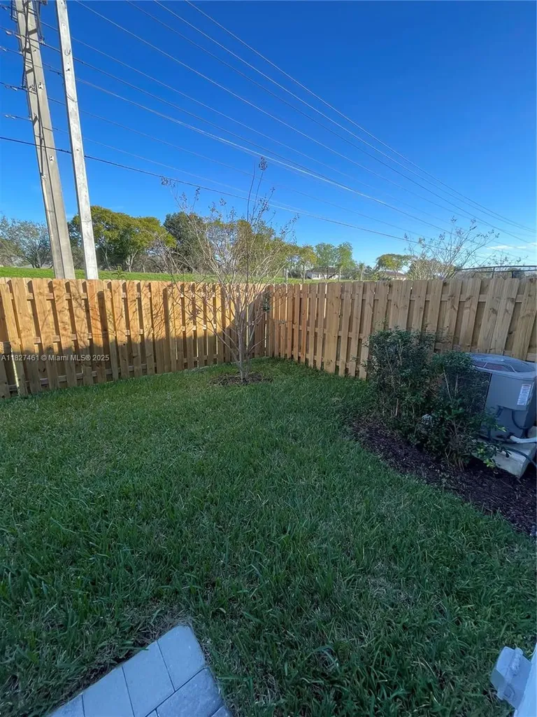 11931 NW 47th Manor Coral Springs FL 33076