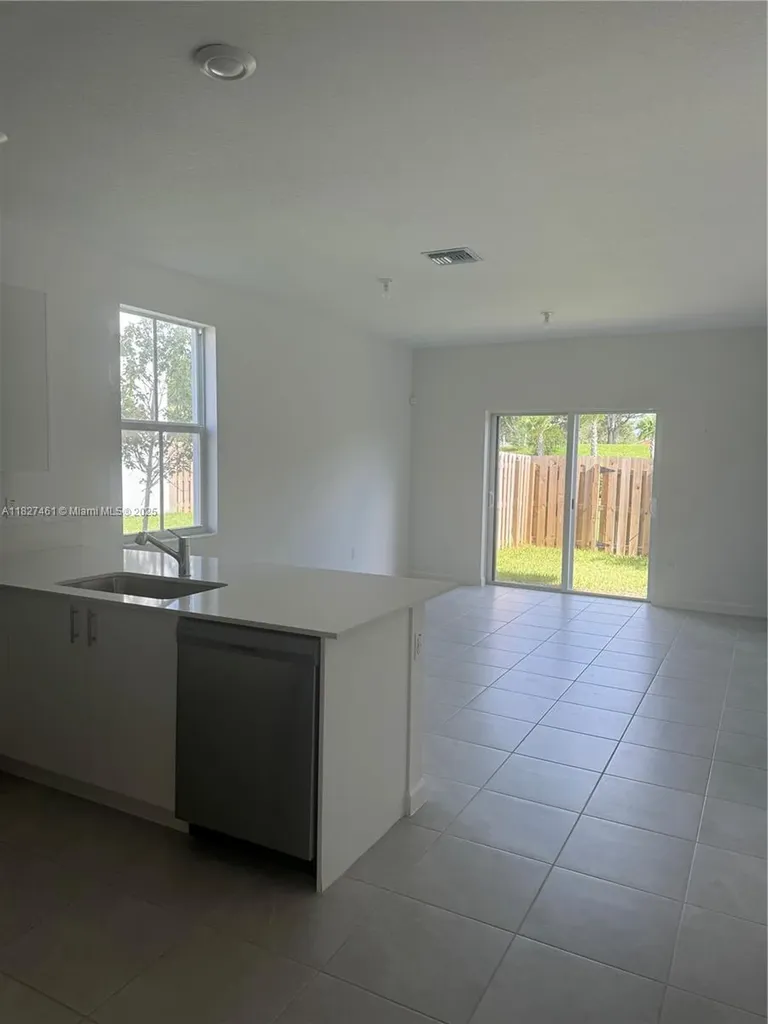 11931 NW 47th Manor Coral Springs FL 33076