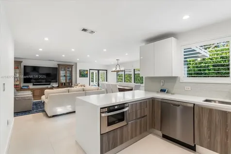 2180 Alamanda Drive North Miami FL 33181