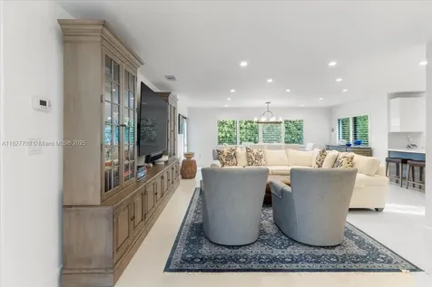 2180 Alamanda Drive North Miami FL 33181