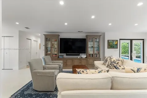 2180 Alamanda Drive North Miami FL 33181