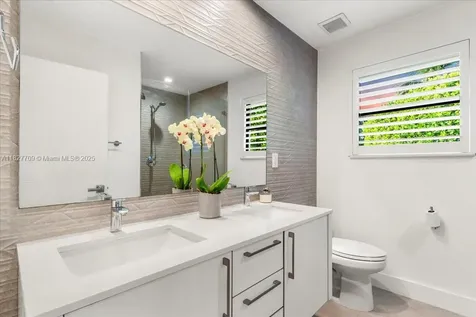 2180 Alamanda Drive North Miami FL 33181