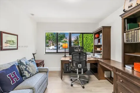 2180 Alamanda Drive North Miami FL 33181