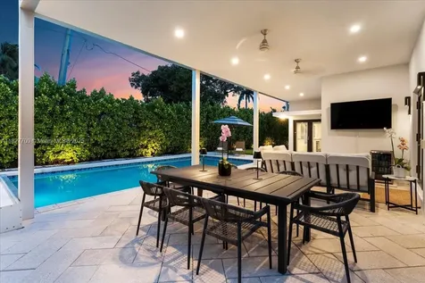 2180 Alamanda Drive North Miami FL 33181
