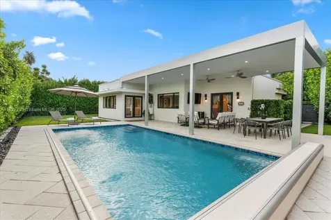 2180 Alamanda Drive North Miami FL 33181
