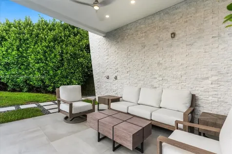 2180 Alamanda Drive North Miami FL 33181