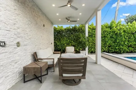 2180 Alamanda Drive North Miami FL 33181