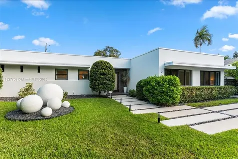2180 Alamanda Drive North Miami FL 33181