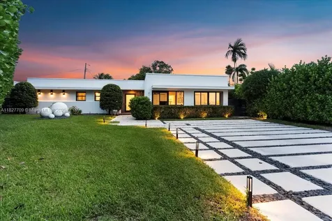 2180 Alamanda Drive North Miami FL 33181