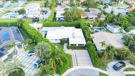 2180 Alamanda Drive North Miami FL 33181