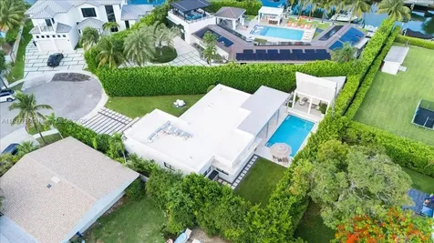 2180 Alamanda Drive North Miami FL 33181