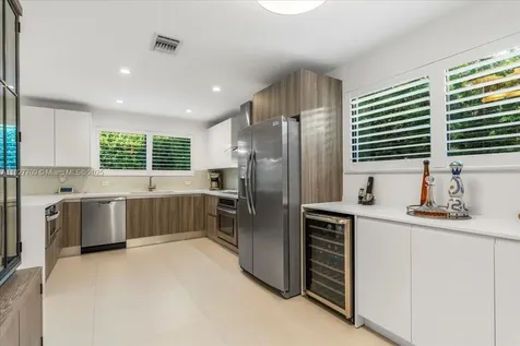 2180 Alamanda Drive North Miami FL 33181