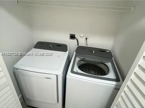 964 N 18th Court Hollywood FL 33020