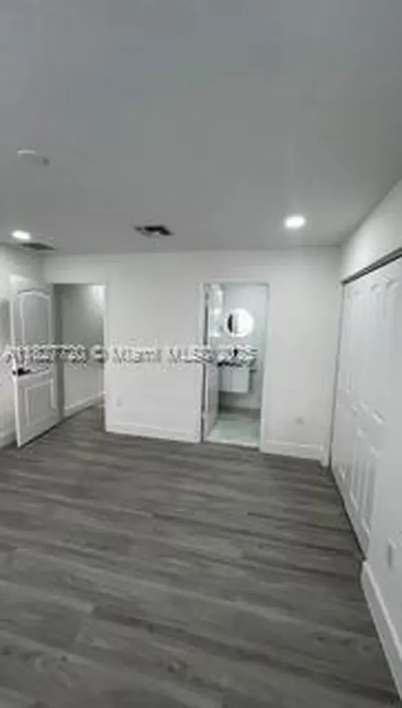 972 N 18th Court Hollywood FL 33020