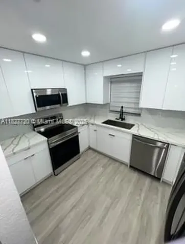 972 N 18th Court Hollywood FL 33020