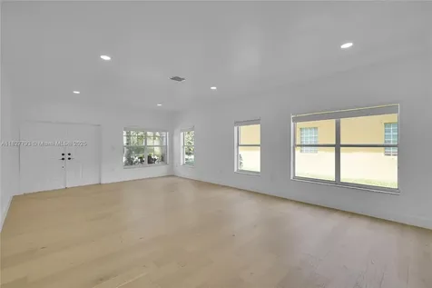 16400 Sapphire Place Weston FL 33331