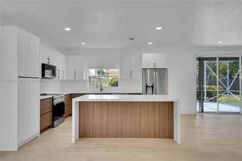 16400 Sapphire Place Weston FL 33331