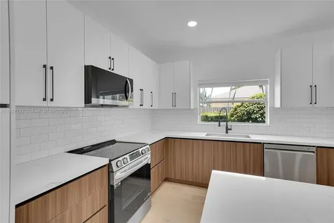 16400 Sapphire Place Weston FL 33331