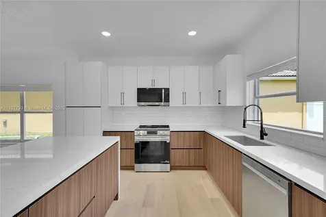 16400 Sapphire Place Weston FL 33331