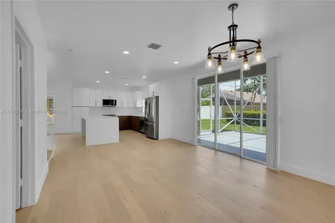 16400 Sapphire Place Weston FL 33331