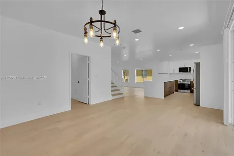 16400 Sapphire Place Weston FL 33331
