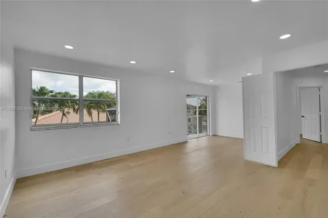 16400 Sapphire Place Weston FL 33331