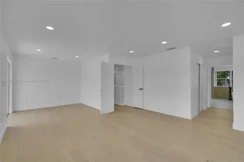 16400 Sapphire Place Weston FL 33331
