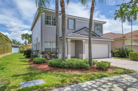 16400 Sapphire Place Weston FL 33331