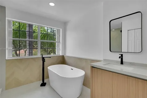 16400 Sapphire Place Weston FL 33331