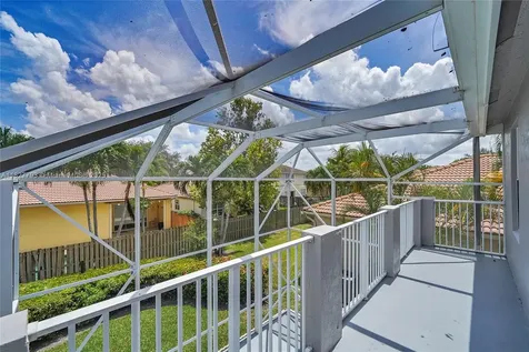 16400 Sapphire Place Weston FL 33331