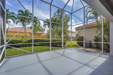 16400 Sapphire Place Weston FL 33331