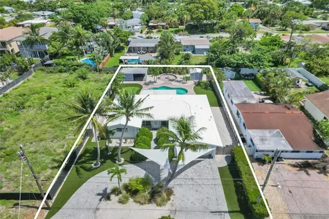 1555 NE 35th Street Oakland Park FL 33334