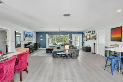 1555 NE 35th Street Oakland Park FL 33334