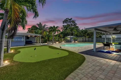 1555 NE 35th Street Oakland Park FL 33334