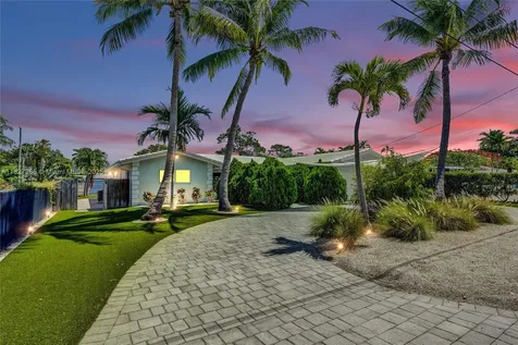 1555 NE 35th Street Oakland Park FL 33334