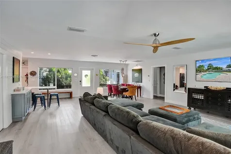 1555 NE 35th Street Oakland Park FL 33334